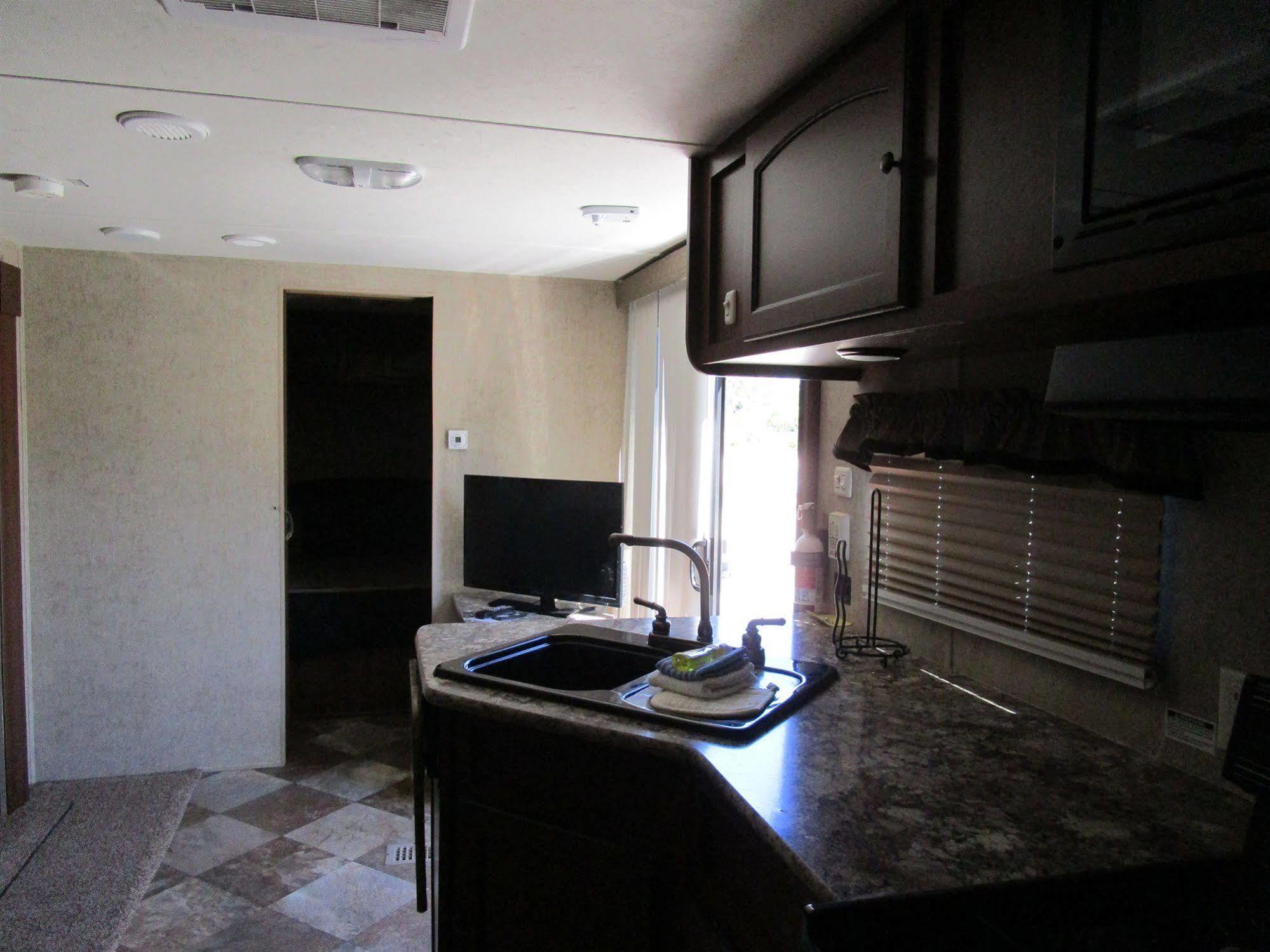 Fiesta Key Rv Resort Premium Room 1 Лейтон Экстерьер фото